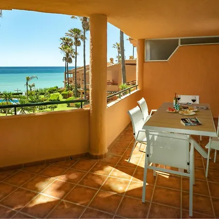 Fantastic Beachfront Apartamento Estepona