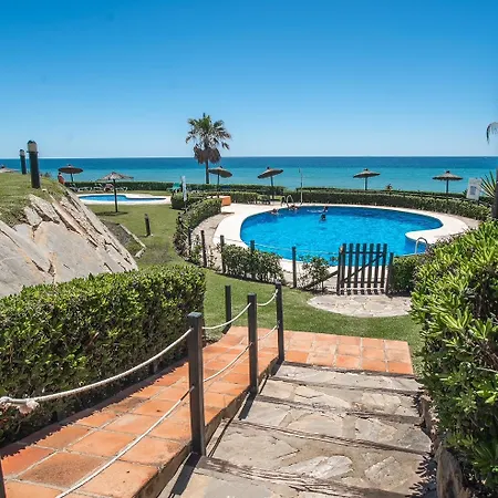 Fantastic Beachfront Apartment *