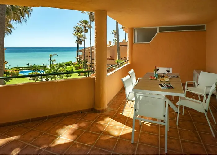 Fantastic Beachfront Lejlighed Estepona